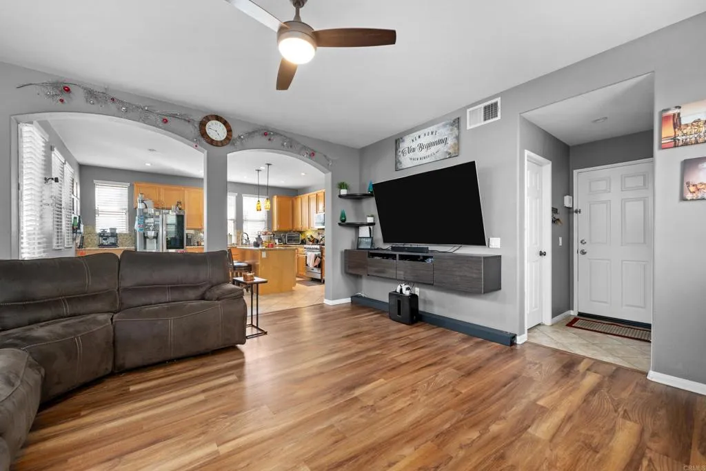 https://cdn.realtyfeed.com/cdn/127/306477008/eb7998d447291aaada9e9724ffffff11.webp