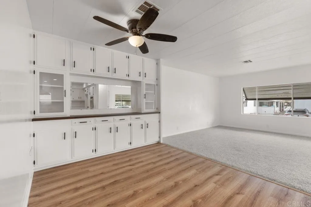 https://cdn.realtyfeed.com/cdn/127/306477052/0983af625dc49e45e0d4fb235dbf414d.webp