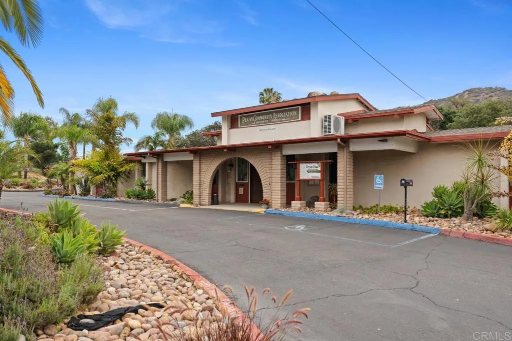 https://cdn.realtyfeed.com/cdn/127/306477052/0cc06f766416c33a32cae26f7dc54544.webp