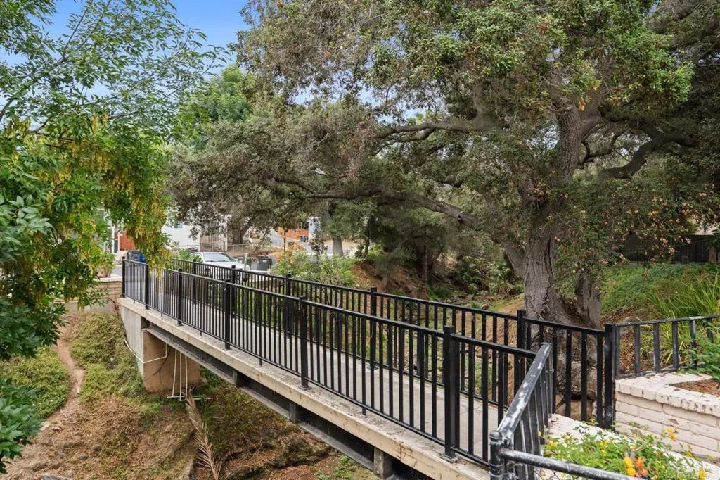 https://cdn.realtyfeed.com/cdn/127/306477052/1be8bd0666b281073b6a8b3a5438e129.webp