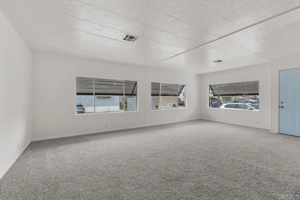https://cdn.realtyfeed.com/cdn/127/306477052/4e0b0c14ded227bab3d7613dff77ac9b.webp