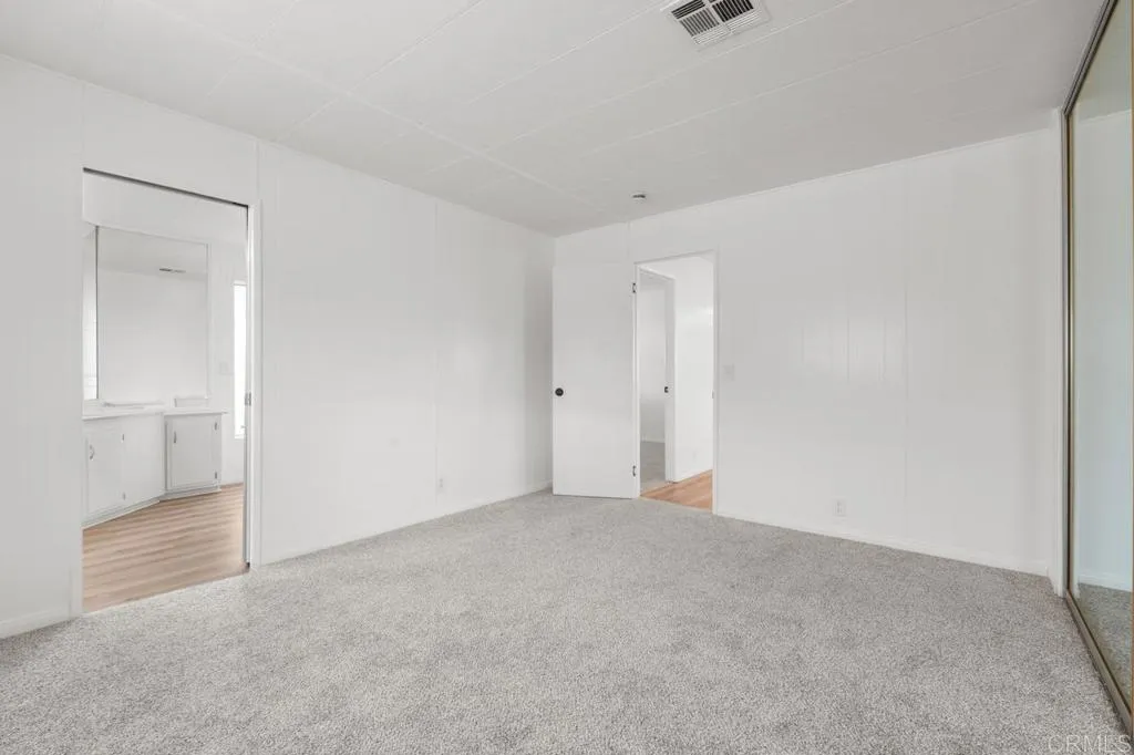 https://cdn.realtyfeed.com/cdn/127/306477052/5ffadeb541abc795c388620a9186abc9.webp