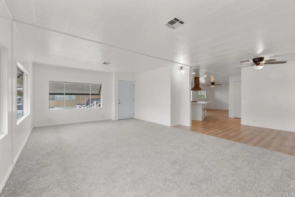 https://cdn.realtyfeed.com/cdn/127/306477052/bbfef7657eedf0fa8e6fcb8fd74c8c06.webp