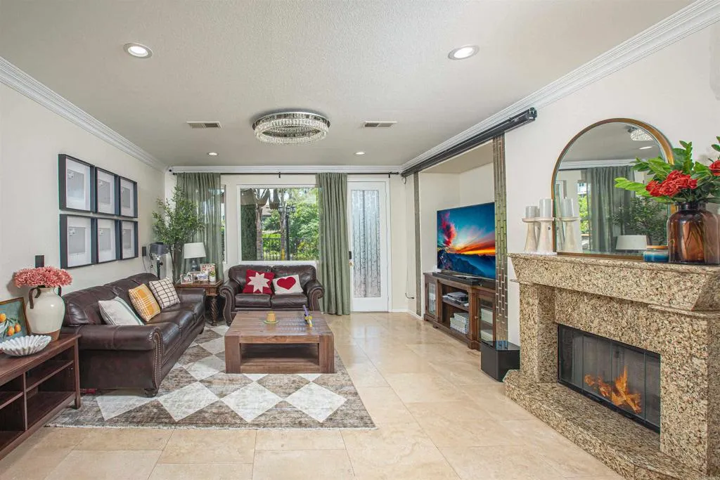 https://cdn.realtyfeed.com/cdn/127/306477059/34c1203912856aaec736a5c96f3f10f6.webp