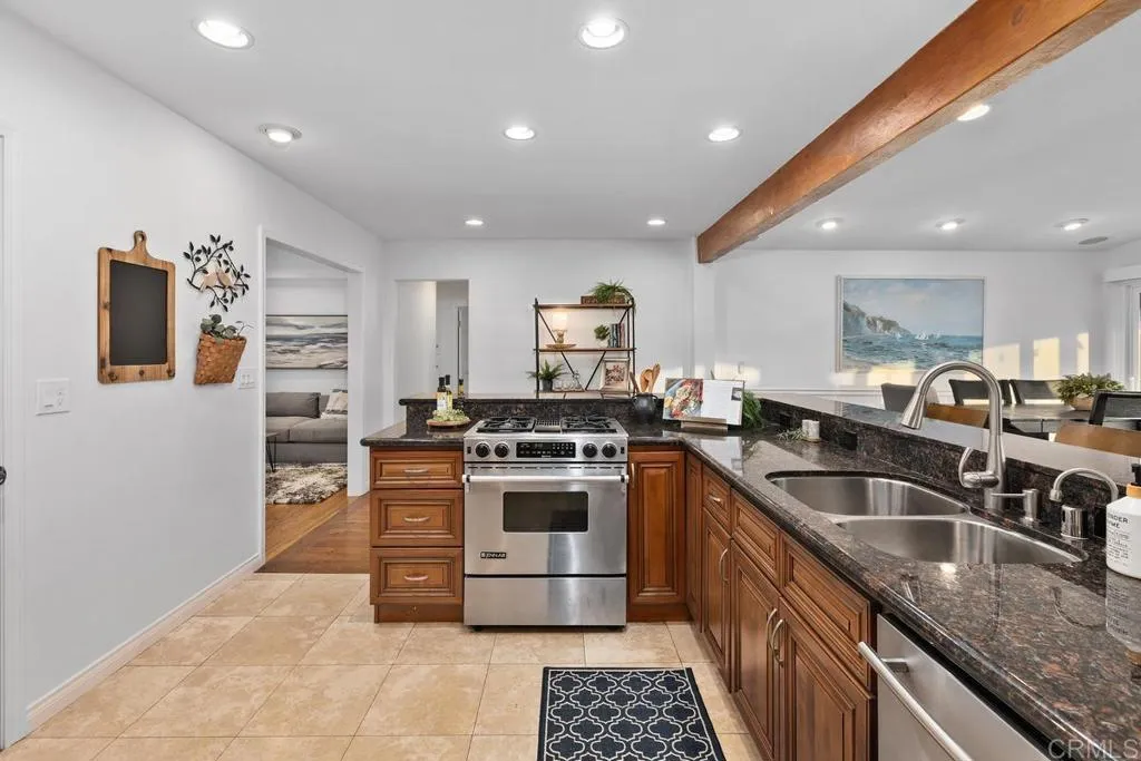 https://cdn.realtyfeed.com/cdn/127/306477073/75cbeeb7fb3b04c97e637b4c29b79049.webp