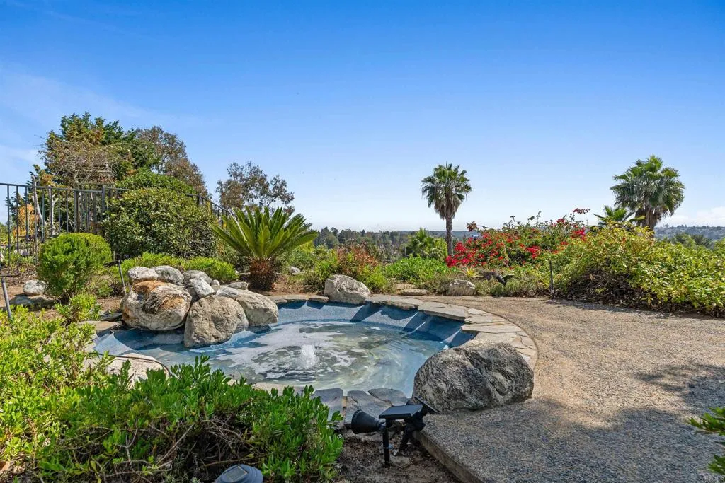 https://cdn.realtyfeed.com/cdn/127/306477153/77507d28ad8bb8f39d70ef061586029c.webp