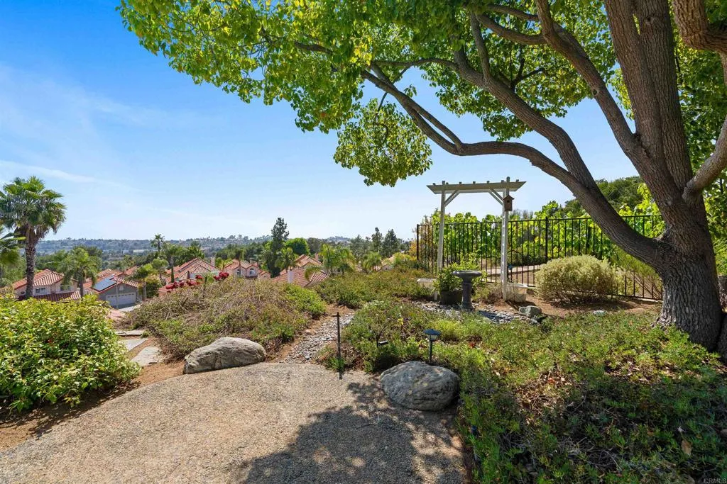 https://cdn.realtyfeed.com/cdn/127/306477153/d55e9834978e505129e85158c8ead456.webp
