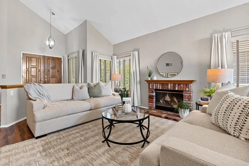 https://cdn.realtyfeed.com/cdn/127/306477153/f5345ea1106d26cd4c9cb6cd777e9970.webp