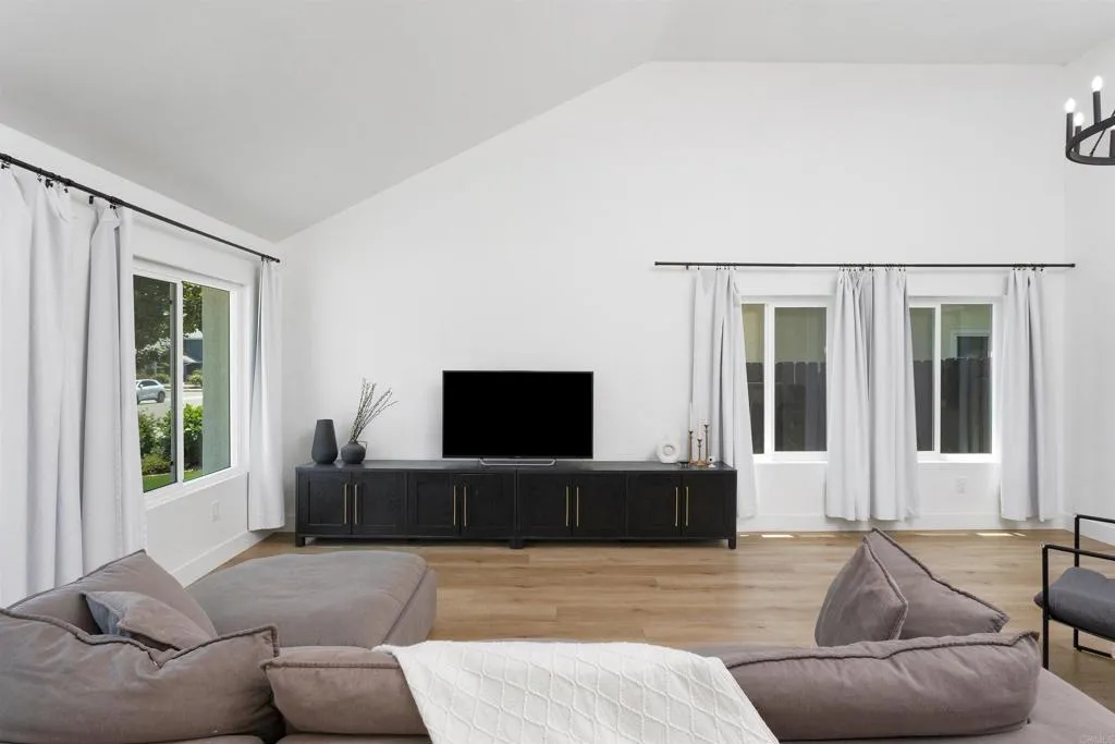 https://cdn.realtyfeed.com/cdn/127/306477161/035e82f2179167f8c310b3b0b18dbcaf.webp