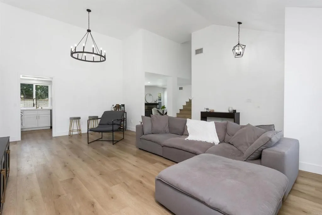 https://cdn.realtyfeed.com/cdn/127/306477161/3c8ec4722586874726cc813e0ce73365.webp