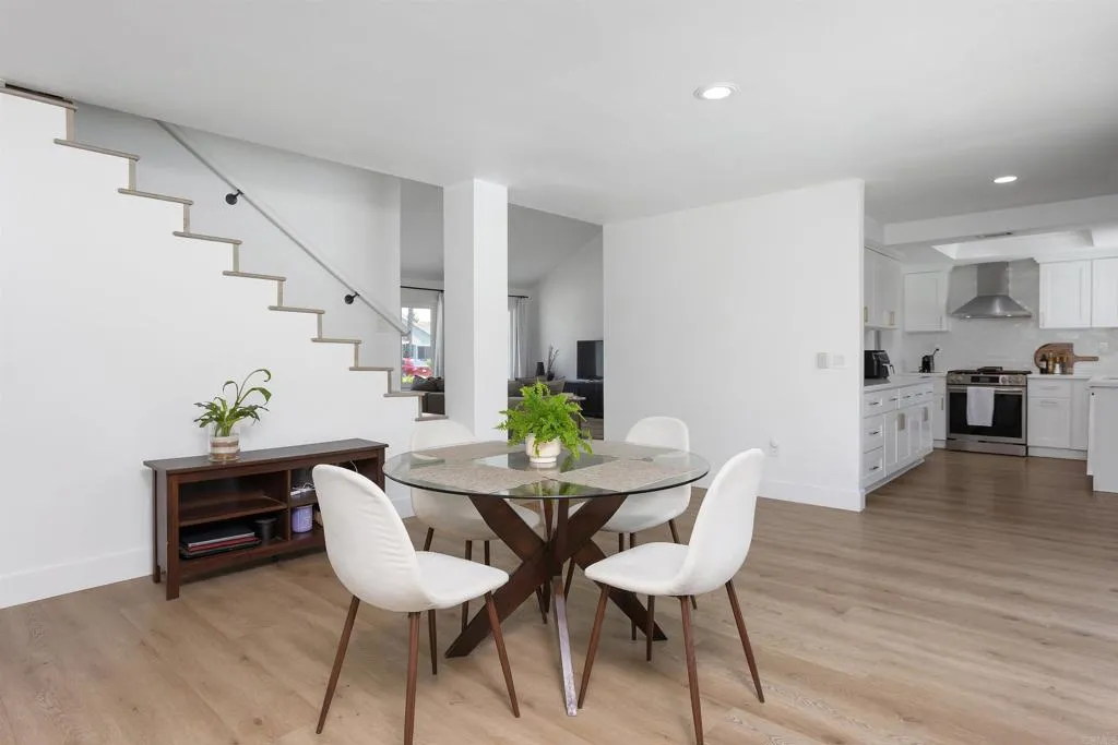 https://cdn.realtyfeed.com/cdn/127/306477161/9ef11e5a989c3735c0a7d06dc4871700.webp