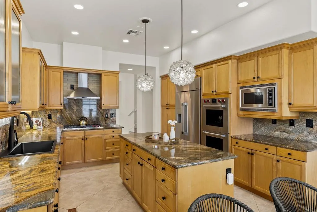 https://cdn.realtyfeed.com/cdn/127/306477173/2e20e82b2ad897f022f2a72e1daeaf82.webp