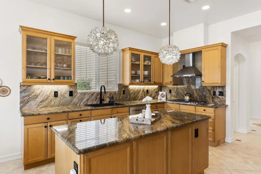 https://cdn.realtyfeed.com/cdn/127/306477173/6b8abebb1f63a0101cffce01e1315113.webp