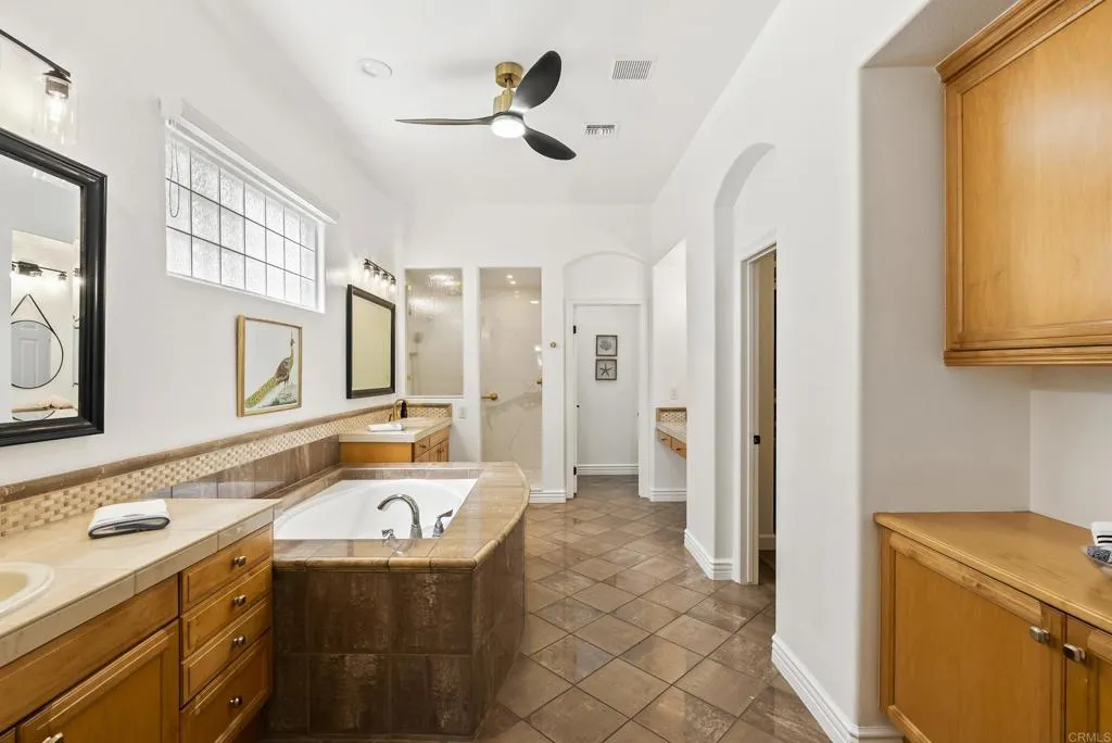 https://cdn.realtyfeed.com/cdn/127/306477173/8a9979c05452ed04f2c20a60f6df08a4.webp