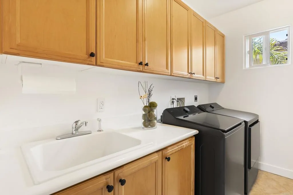 https://cdn.realtyfeed.com/cdn/127/306477173/fc96c719bb5c1b4df69fc5a544f65a80.webp