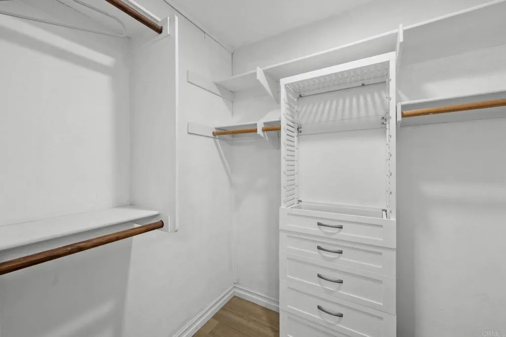 https://cdn.realtyfeed.com/cdn/127/306477195/2ceed1be9b603be10188bed9a4dafab6.webp
