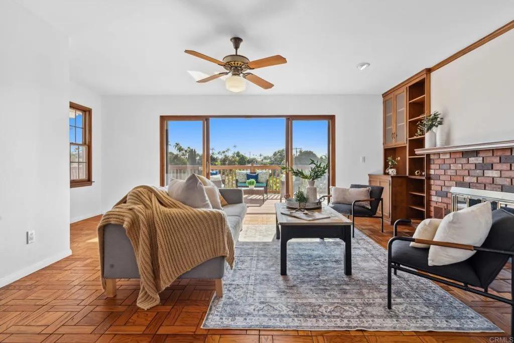 https://cdn.realtyfeed.com/cdn/127/306477239/0180e90d90f2b938286fecfb41e82aa1.webp