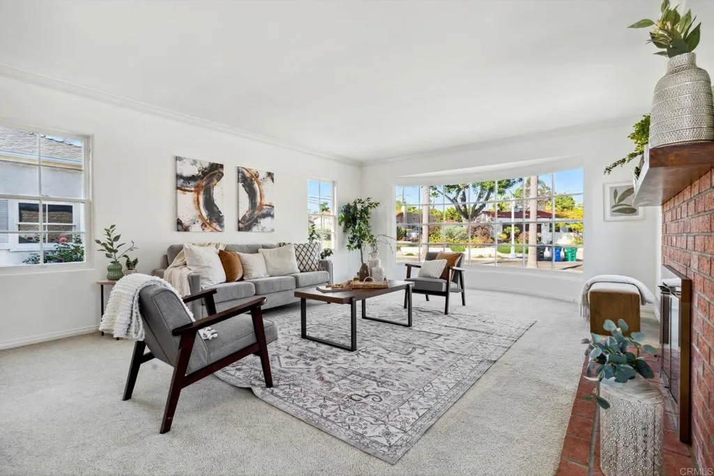 https://cdn.realtyfeed.com/cdn/127/306477239/1f81945294d9449be10bc36d536ff629.webp