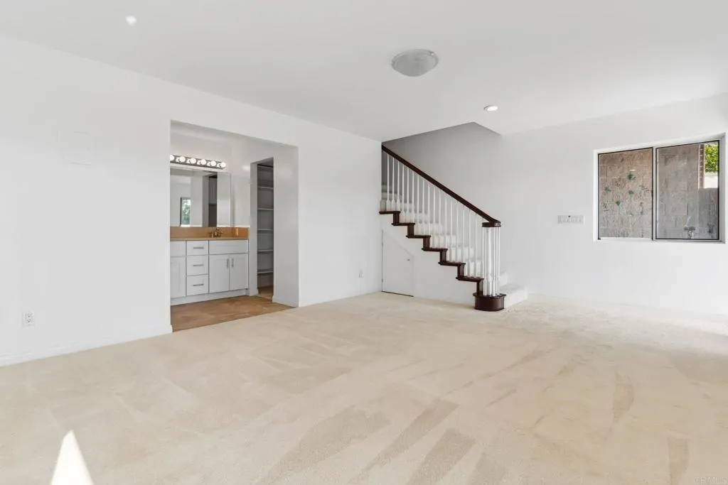 https://cdn.realtyfeed.com/cdn/127/306477239/621ae753b230242e9749908e12e7f268.webp