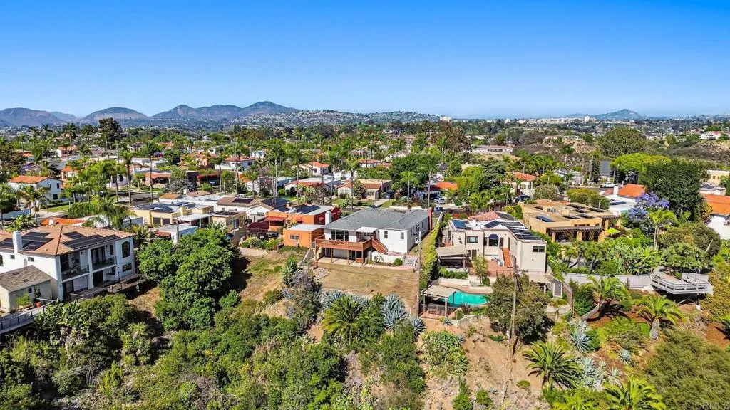https://cdn.realtyfeed.com/cdn/127/306477239/8c70f5fdf7fa1855573a1fdca689b6b6.webp