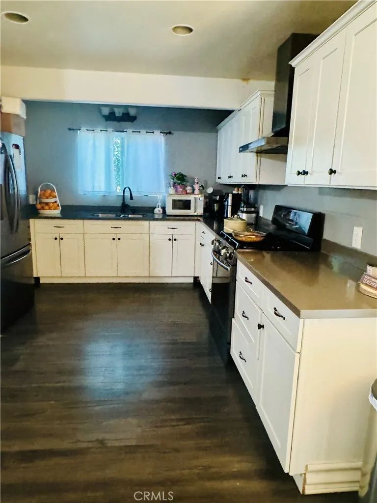 https://cdn.realtyfeed.com/cdn/127/306477306/abfa10bf673550e34625a21a7394c70a.webp