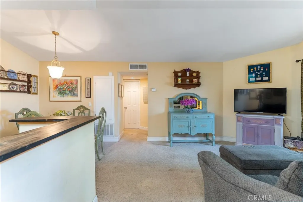 Photo #13: SW25143498 Listing: Photo #13