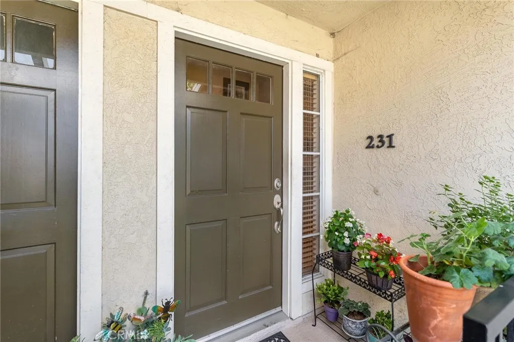 More Details about MLS # SW25143498 : 3555 GROVE STREET UNIT 231