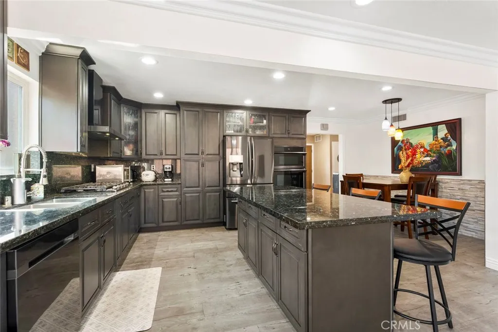https://cdn.realtyfeed.com/cdn/127/306477459/05d22eb595feeb3bf7f35352f29416be.webp