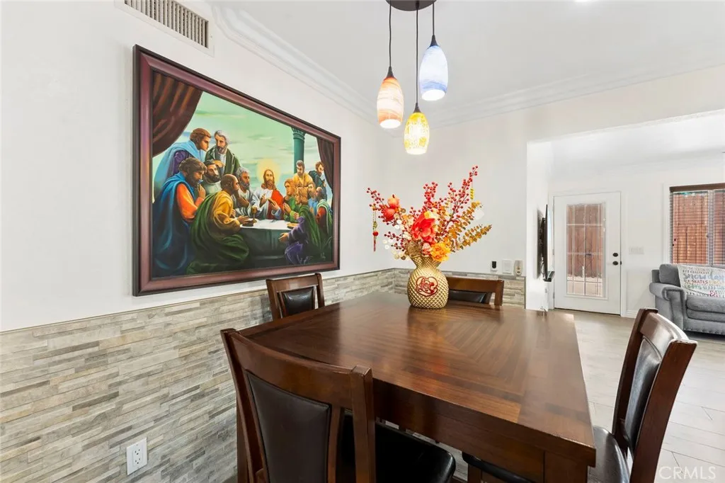 https://cdn.realtyfeed.com/cdn/127/306477459/312d939378168d901803829f767a5c79.webp