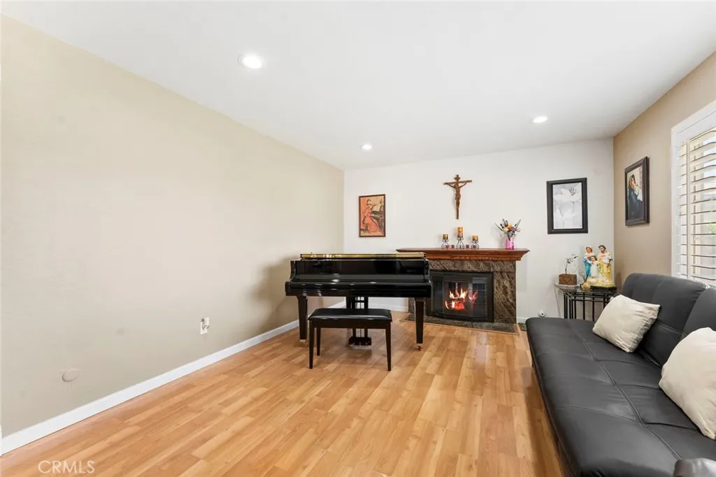 https://cdn.realtyfeed.com/cdn/127/306477459/988ed822331a385d63a46d4bff5e12bb.webp