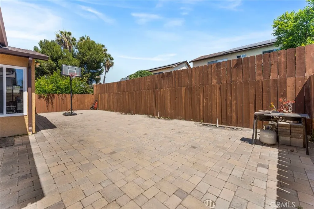 https://cdn.realtyfeed.com/cdn/127/306477459/d1f7e8552ddbf2f545f90c987d9a547d.webp