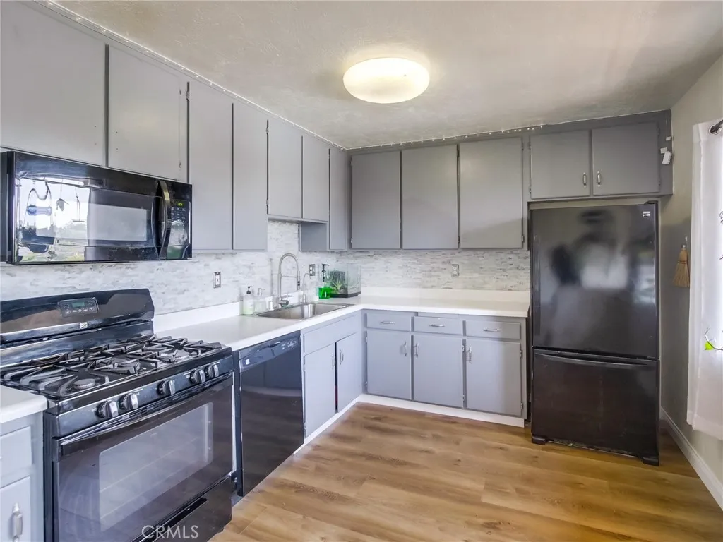Photo #2: SW25143700 Listing 