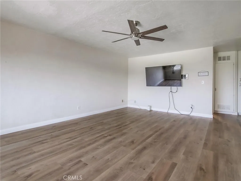 https://cdn.realtyfeed.com/cdn/127/306477540/b3d516a1d338a7eb7ae15444dda6d25e.webp