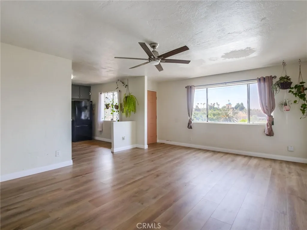 https://cdn.realtyfeed.com/cdn/127/306477540/df9f1c045d4b3b09d2423c36cecd8142.webp