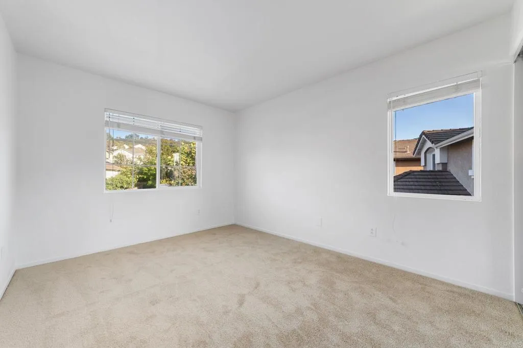 https://cdn.realtyfeed.com/cdn/127/306477541/36a5e90a8e956d35d2f299fd6de1d1d5.webp