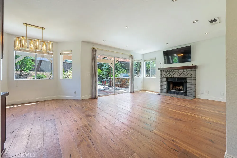 https://cdn.realtyfeed.com/cdn/127/306477814/4a1a2f4bfcd3555c4386b18b906da369.webp