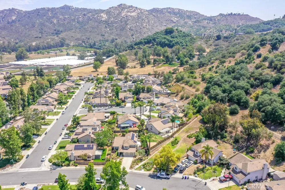 https://cdn.realtyfeed.com/cdn/127/306477814/904cf55890d5bd95fac89c041059d4ea.webp