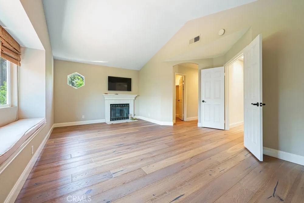 https://cdn.realtyfeed.com/cdn/127/306477814/c9442292e7922fd3905a1202b1dbcb87.webp