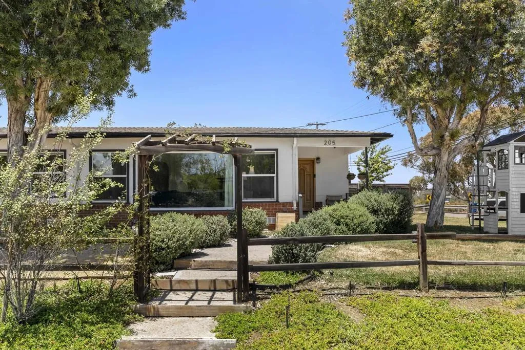 https://cdn.realtyfeed.com/cdn/127/306477820/00b4a755af045b30c5b28c5d5dc3e258.webp