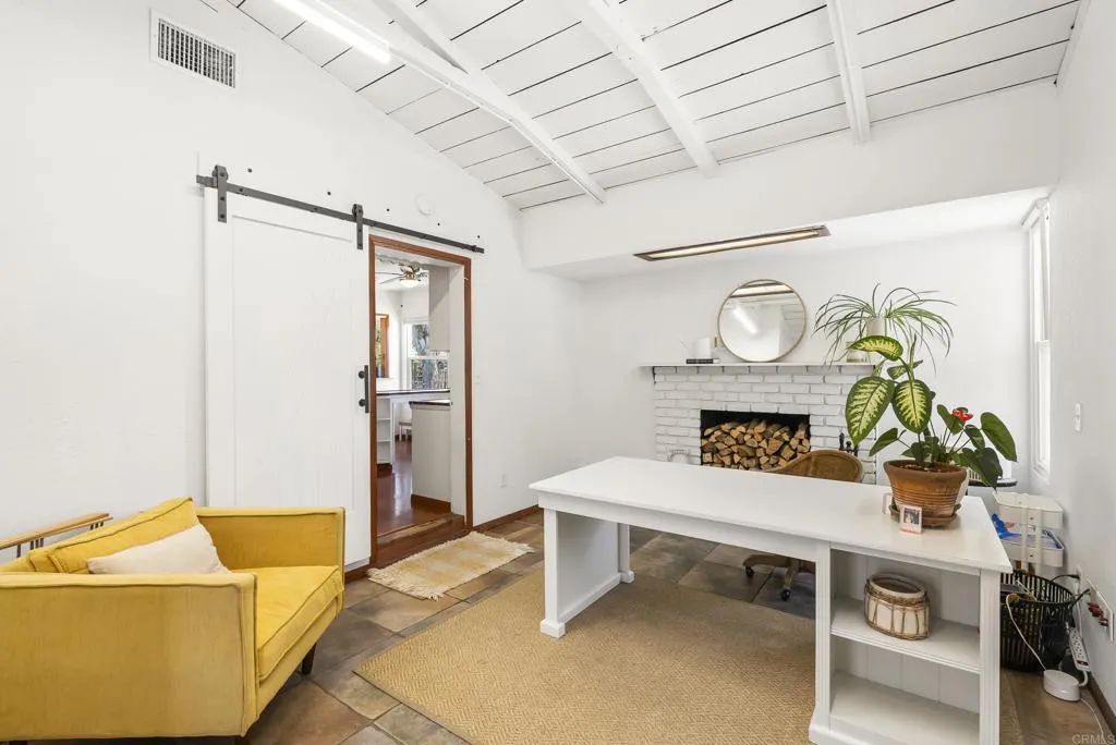 https://cdn.realtyfeed.com/cdn/127/306477820/2fe65a0565d0c9dc7717124e0f409d1f.webp