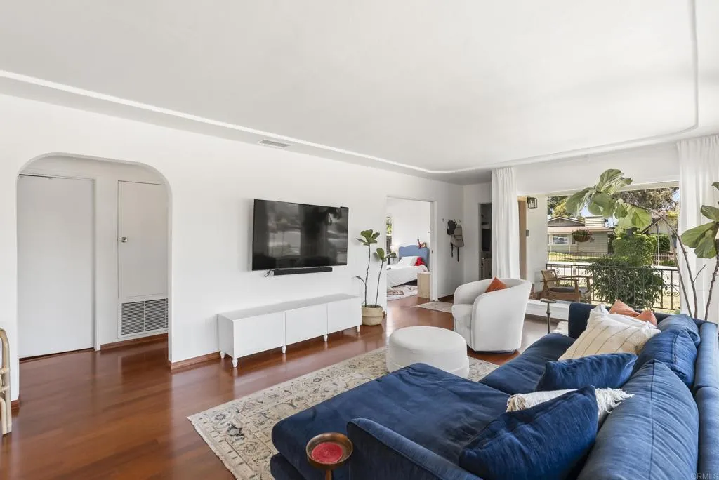 https://cdn.realtyfeed.com/cdn/127/306477820/8fd476056f0e7a2749cea911d7d26e6e.webp