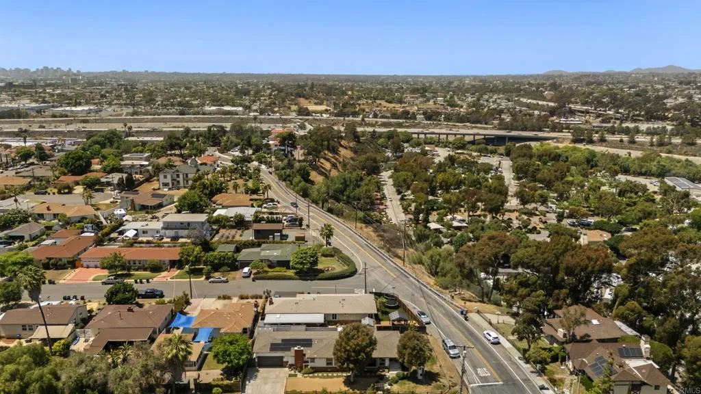 https://cdn.realtyfeed.com/cdn/127/306477820/ab2b7cfcee25fc745f0d10dcee01bd2a.webp