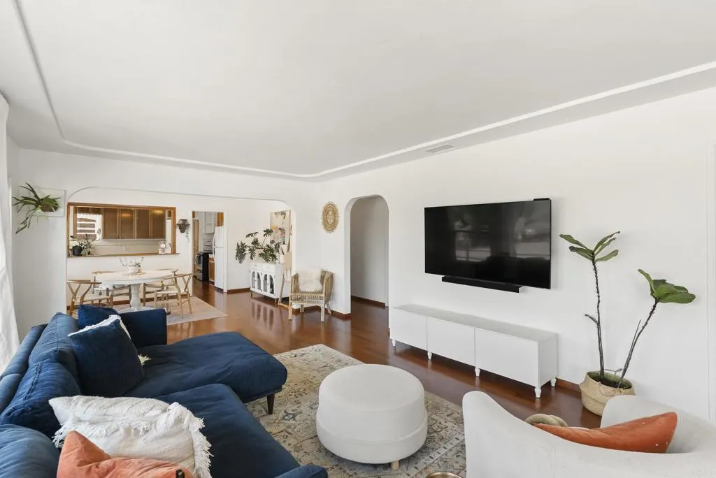 https://cdn.realtyfeed.com/cdn/127/306477820/e1608e589cb1d41d9a9c49ca90e37f1c.webp