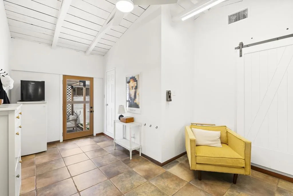 https://cdn.realtyfeed.com/cdn/127/306477820/f5b30eb8a032f6718bd24c7a6ed72b44.webp