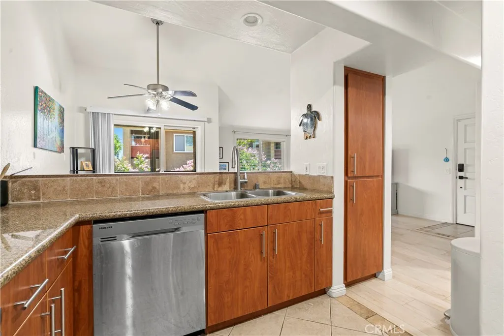 Photo #9: OC25144140 Listing: Photo #9