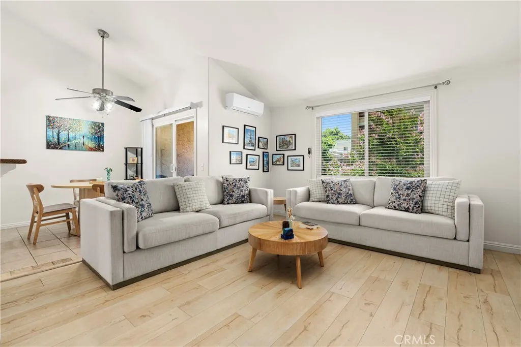 Photo #2: OC25144140 Listing 