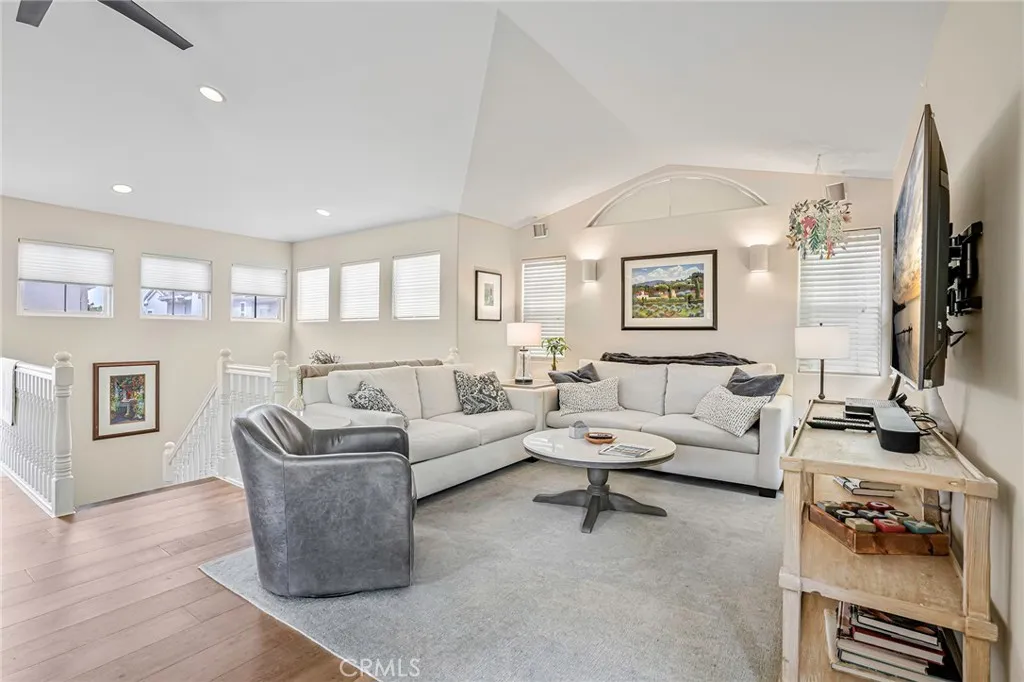 Photo #6: SB25144218 Listing 