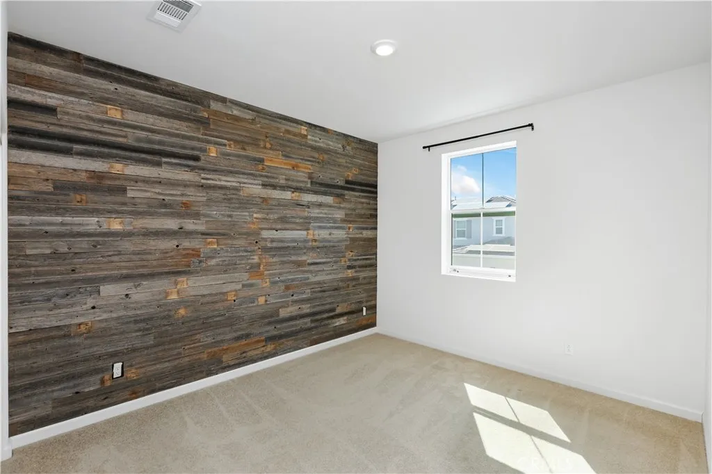 https://cdn.realtyfeed.com/cdn/127/306478169/2214df48ed1c04fea44608baf88c06ed.webp