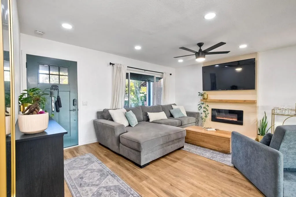https://cdn.realtyfeed.com/cdn/127/306478393/c6aad003de0db040ebdd4089239e5e06.webp