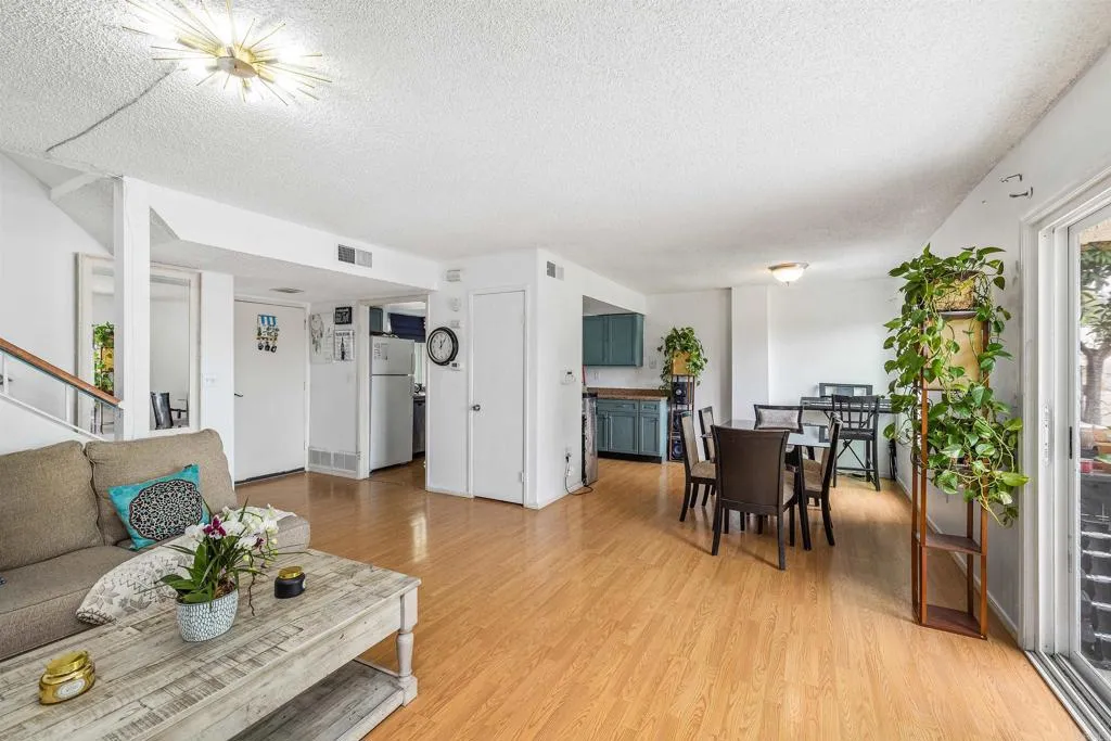 https://cdn.realtyfeed.com/cdn/127/306478430/4b83b9f10ad9f5aee1e251d14e60cd3a.webp